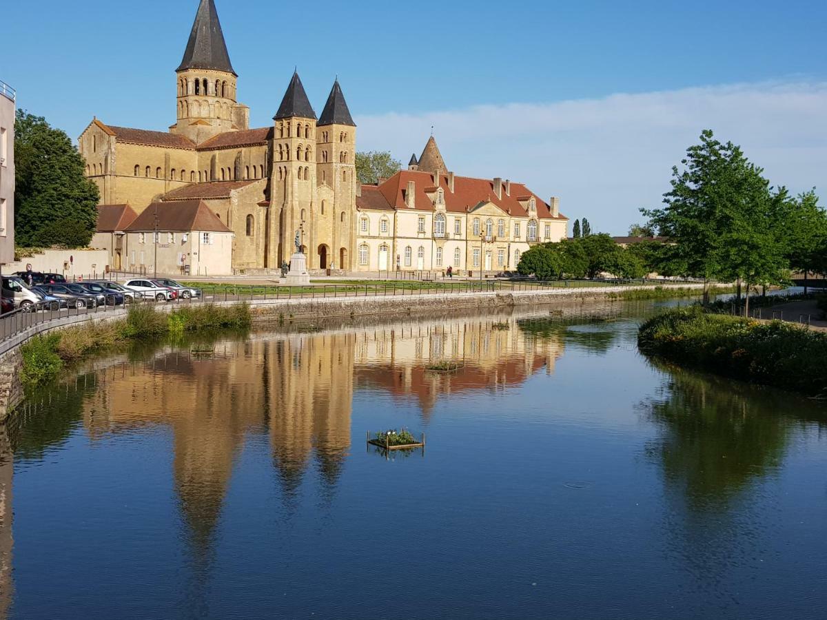 Hotel Aux Vendanges De Bourgogne Paray-le-Monial Exteriör bild